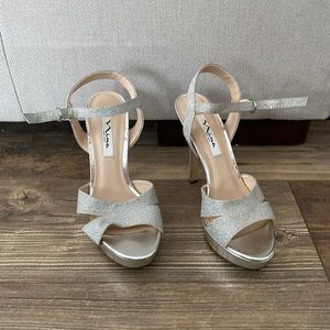 Nina New York Formal Silver Sparkly High Heel Shoes Size 8.5